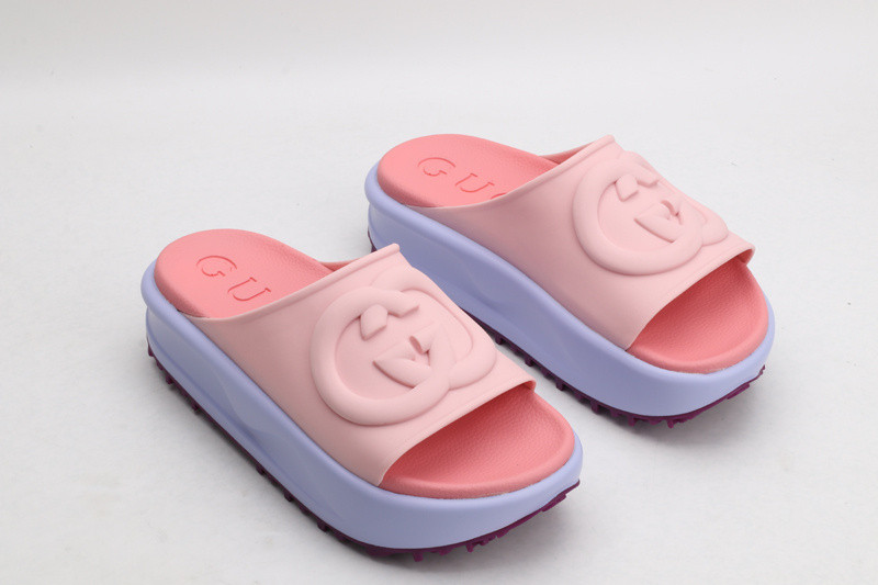 g*u*i sandals
