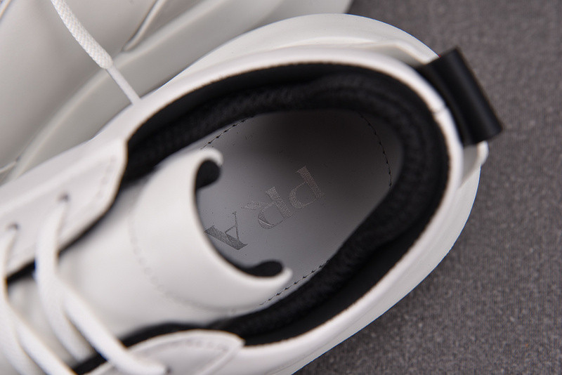 pr sneaker