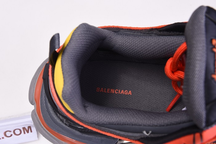 bc track sneaker