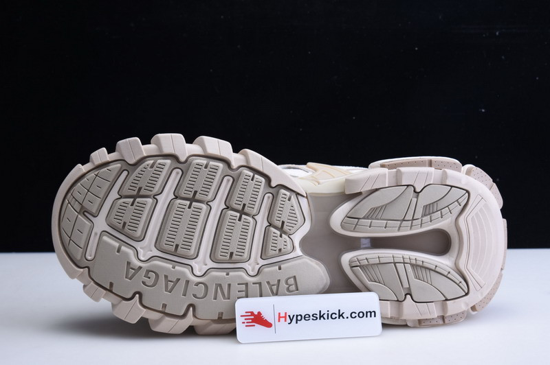 bc track sneaker
