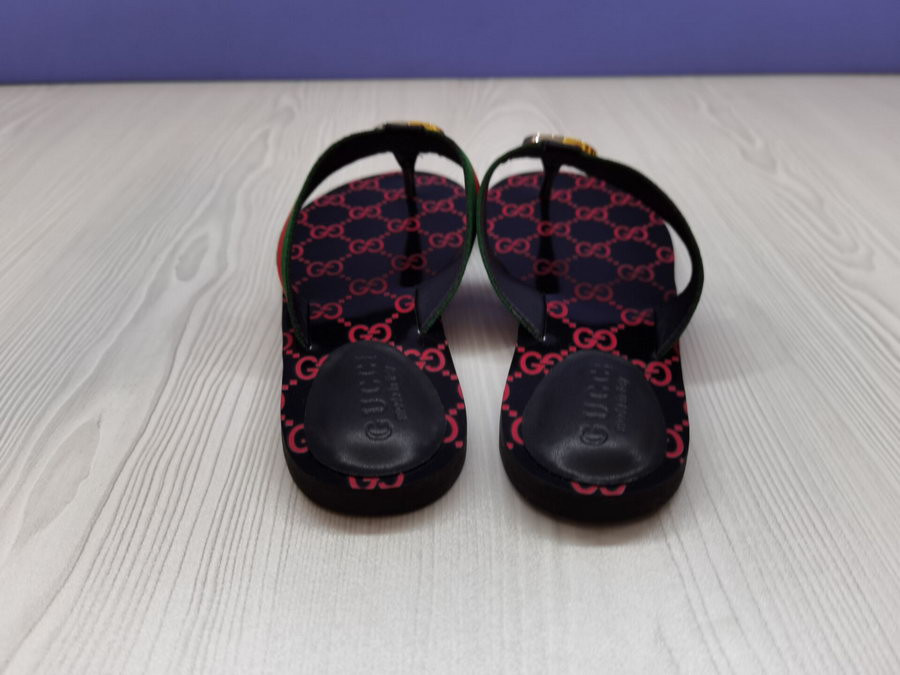 g*u*i sandals