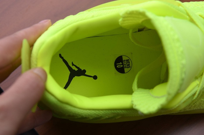 air jordan 4 retro flyknit volt aq3559-700