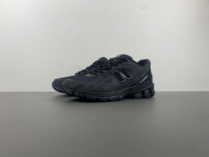 New Balance 1906W ''Triple Black'' U1906WFD