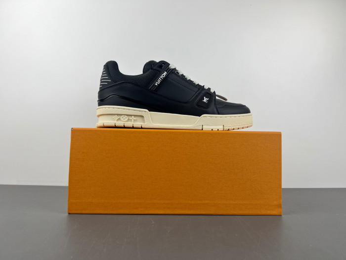 LV TRAINER SNEAKER LVT-000628