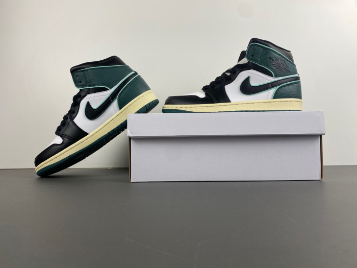 Air Jordan 1 Mid 