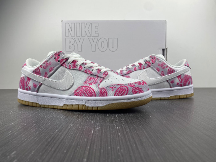 Nike SB Dunk Low Retro SP pink