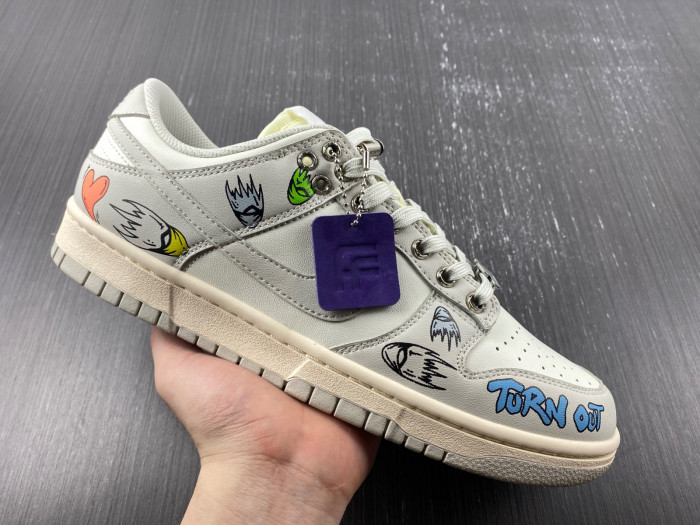 nike dunk low Ch*0me He**ts