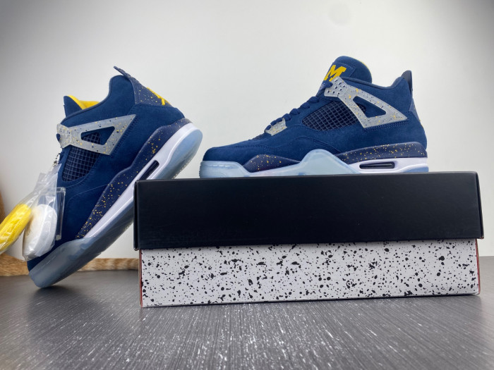 Air Jordan 4