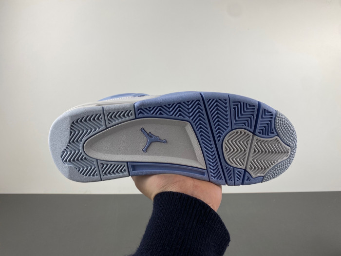 Wmns Air Jordan 4 Retro 