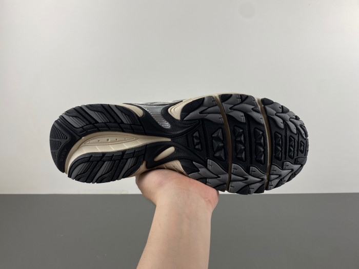 As*ic*s gel-kahana tr v4 silver white 1203a497-200