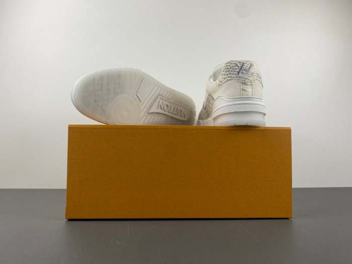LV TRAINER SNEAKER LV-000558