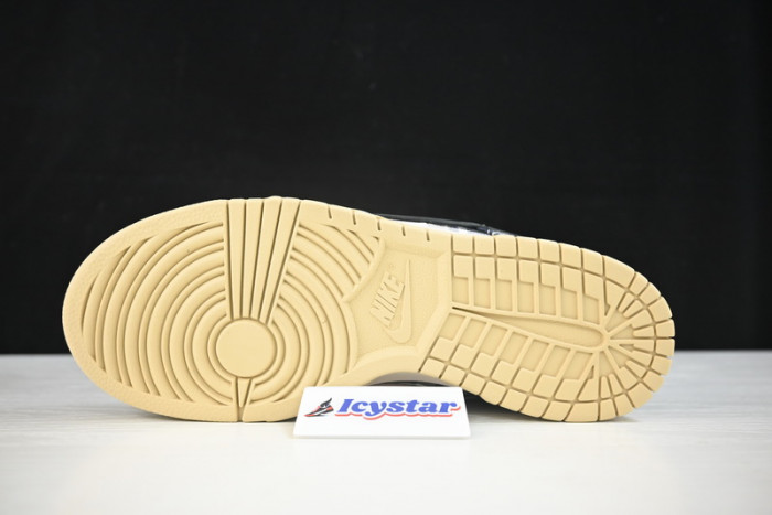 Travis Scott x Nike SB Dunk Low CT5053-001