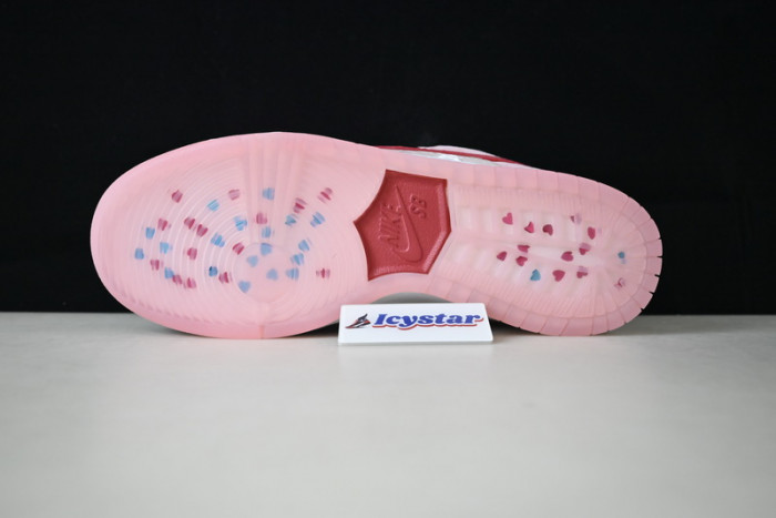 Nike Dunk SB Low strangelove skateboards CT2552-800