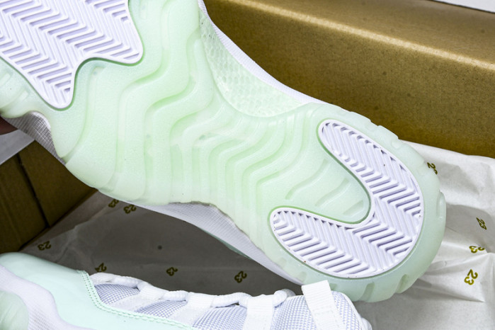 Wmns Air Jordan 11 Retro Low 