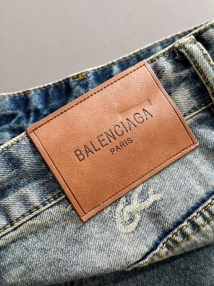 Balenciag**a CLOTHES