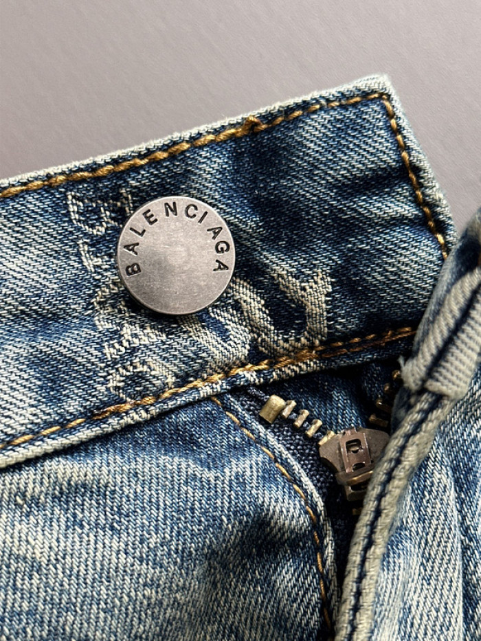 Balenciag**a CLOTHES