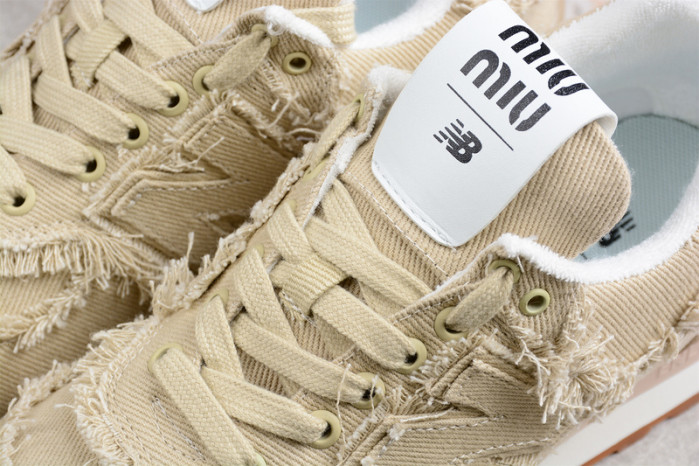 NEW BALANCE SNEAKER 011
