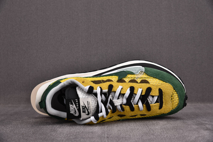 Nike Vaporwaffle sacai Tour Yellow Stadium Green CV1363-700