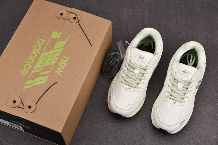 NEW BALANCE SNEAKER NB049