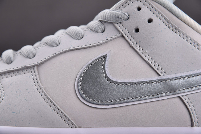 Nike SB Dunk Low White Lobster (Friends and Family) FD8776-100