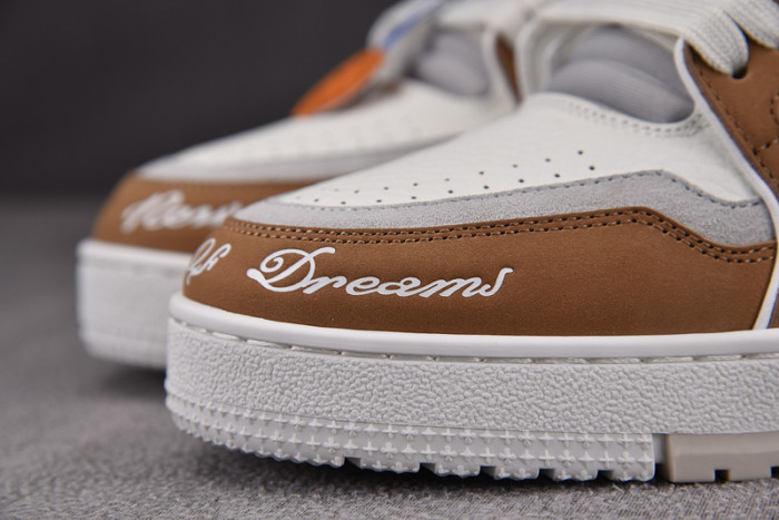 LV SNEAKER LV-000118