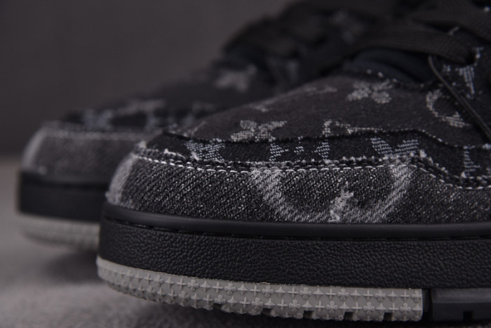 LV SNEAKER LV-000096