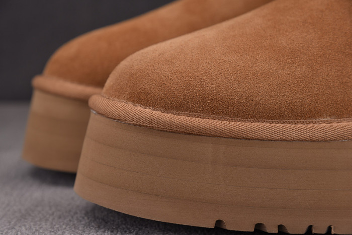 UGG Classic Dipper Boot