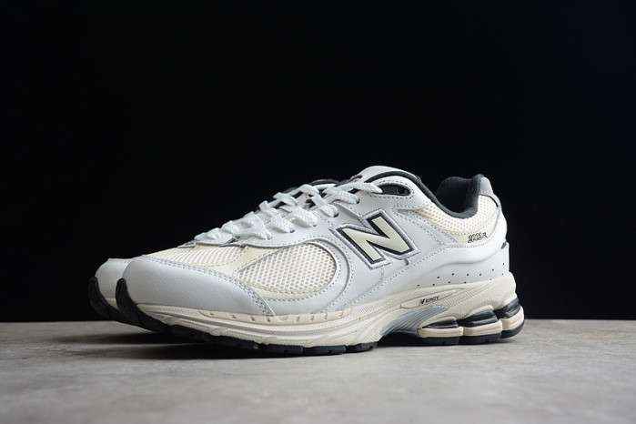NEW BALANCE SNEAKER 007