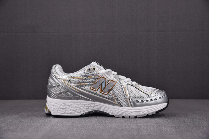 NEW BALANCE SNEAKER NB052