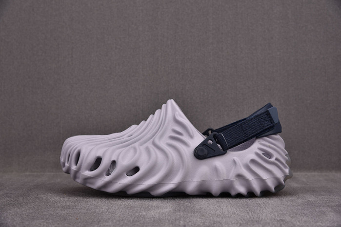 Cr*0*s x salehe bembury c00008