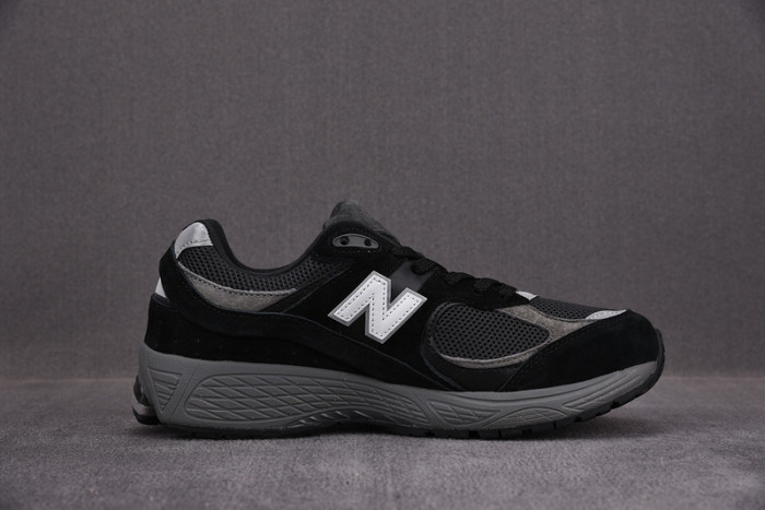 NEW BALANCE SNEAKER NB056