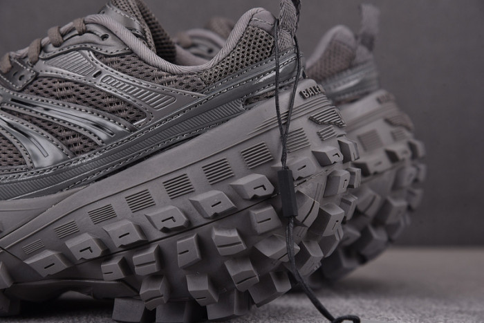 DEFENDER SNEAKER DS005