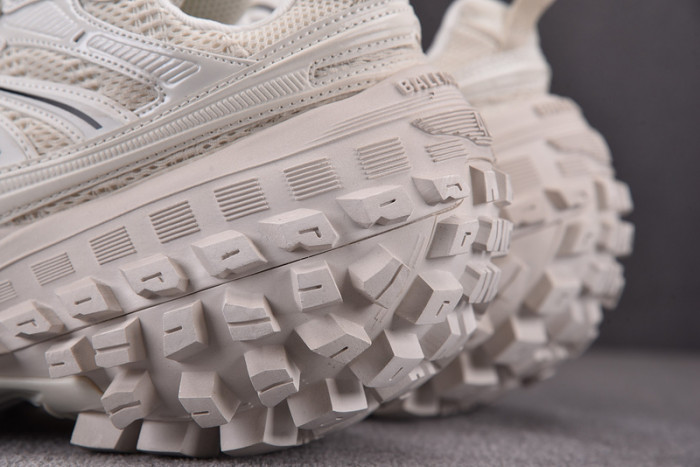 DEFENDER SNEAKER DS019