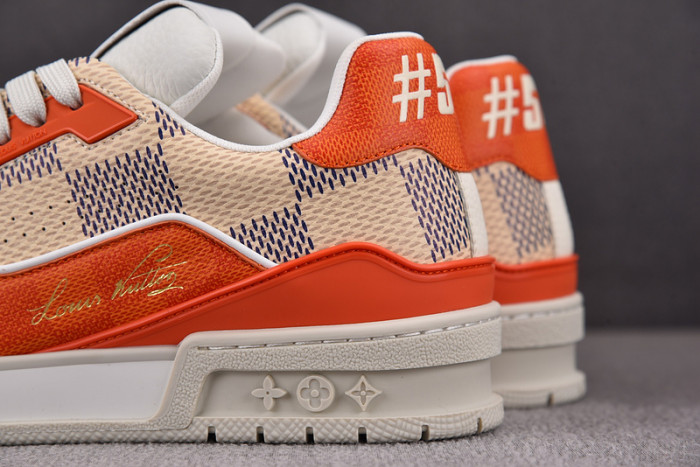 LV SNEAKER LV-000100