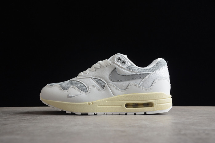 NIKE PATTA X AIR MAX 1 ''WHITE'' DQ0299-100
