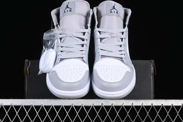 AIR JORDAN 1 MID MIDNIGHT NAVY DQ8426-104