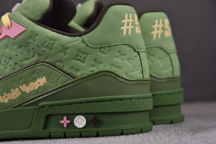 LV TRAINER SNEAKER LV-000592