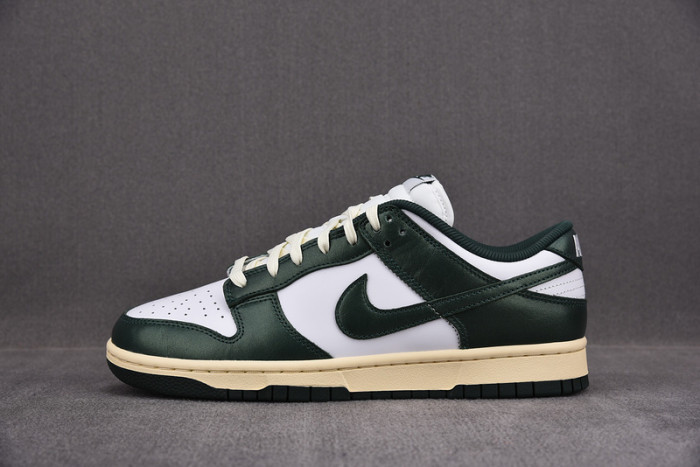 Nike Dunk Low "Vintage Green" DQ8580-100