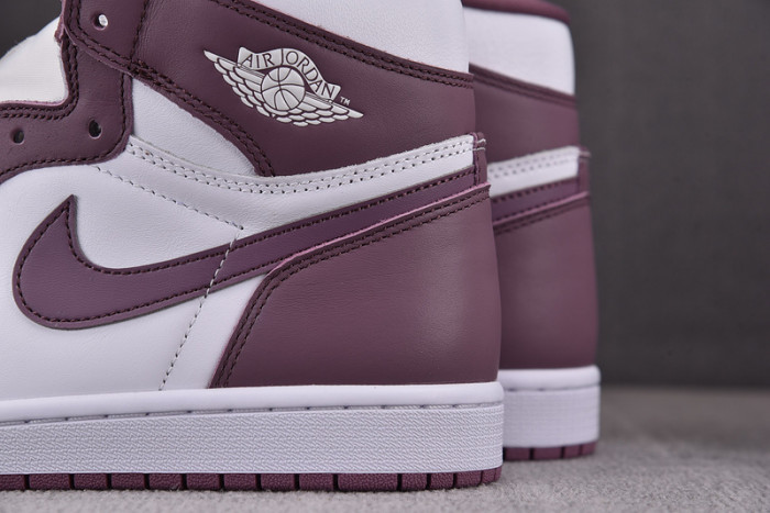 Air Jordan 1 High OG “Mauve” DZ5485-105