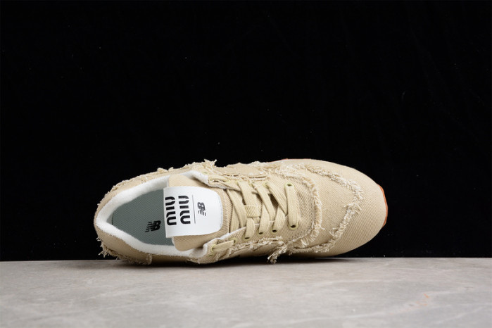 NEW BALANCE SNEAKER 011