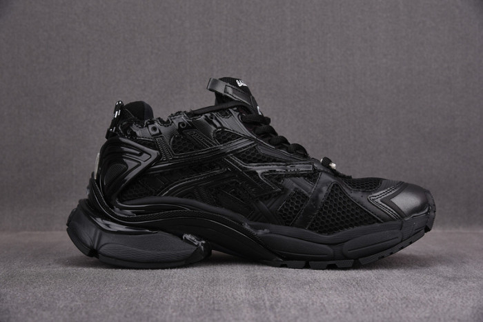 RUNNER SNEAKER RS020