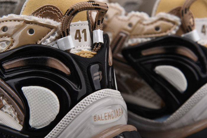 RUNNER SNEAKER RS058