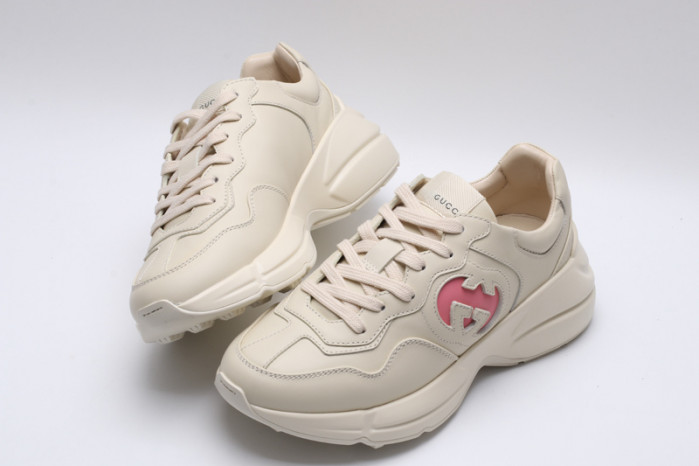 G*u*i* trainer sneaker127
