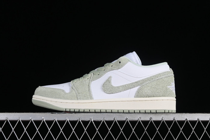 AIR JORDAN 1 LOW "LIGHT GREEN" FN5214-131