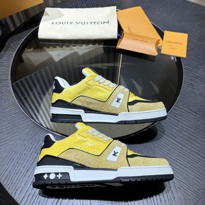 LV TRAINER SNEAKER LV-000581
