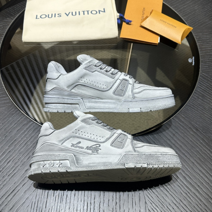 LV TRAINER SNEAKER LV-000601