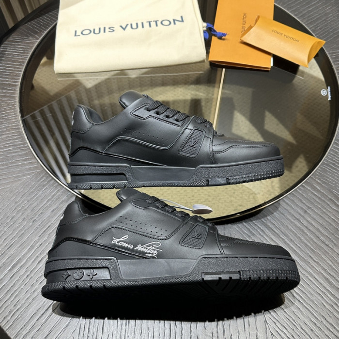 LV TRAINER SNEAKER LV-000603