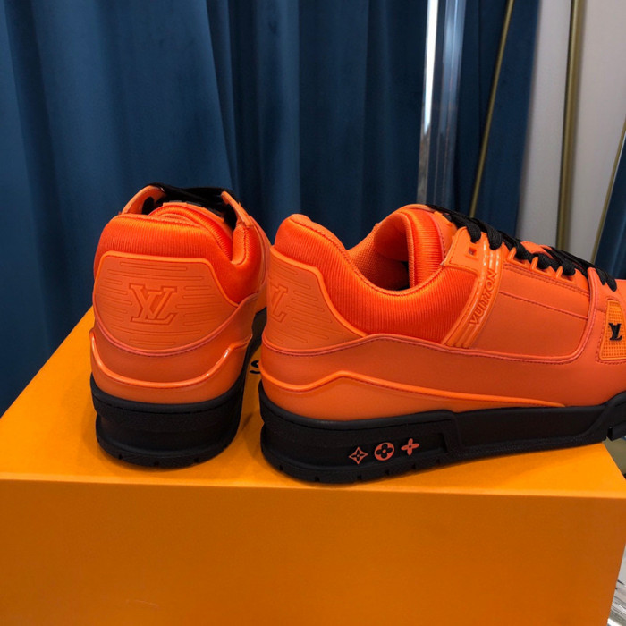 LV SNEAKER LV-000316