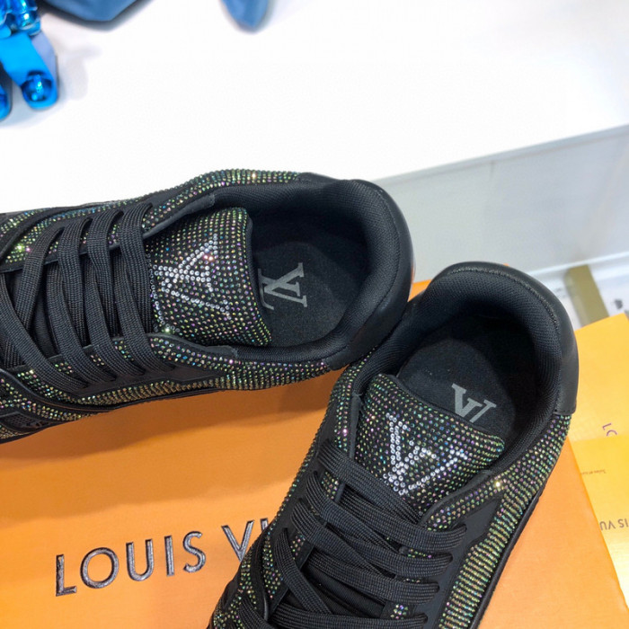 LV SNEAKER LV-000362