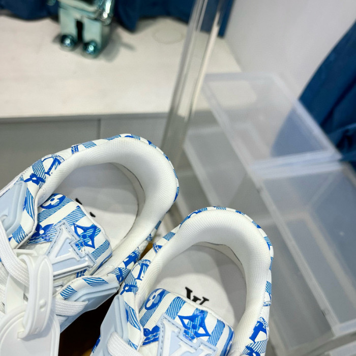 LV SNEAKER LV-000440